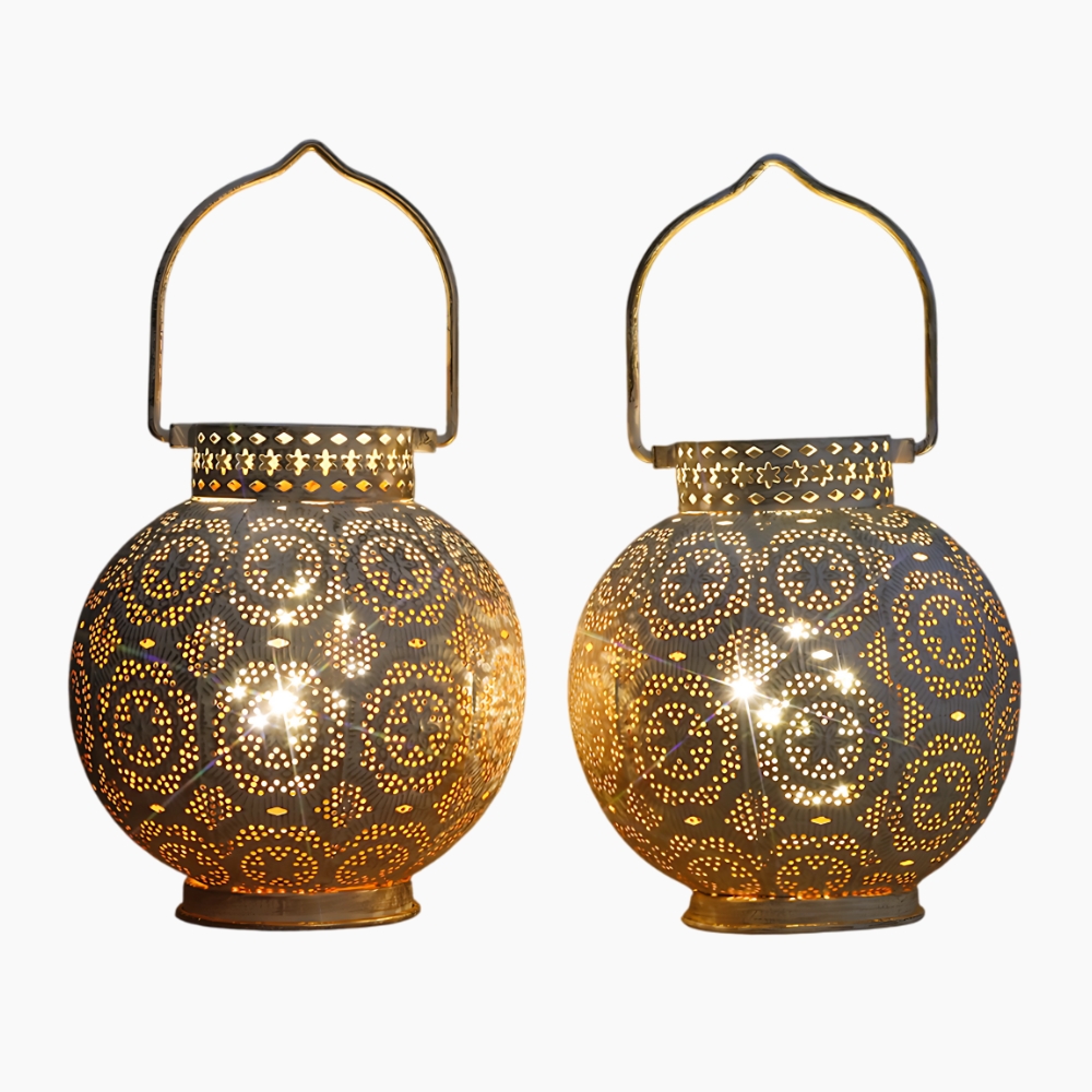 Lot de deux lanternes type orientale et marocaine