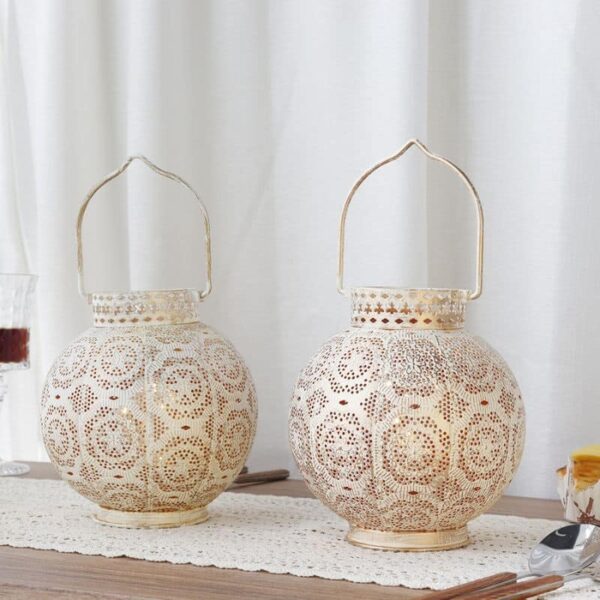 Lot de deux lanternes type orientale et marocaine