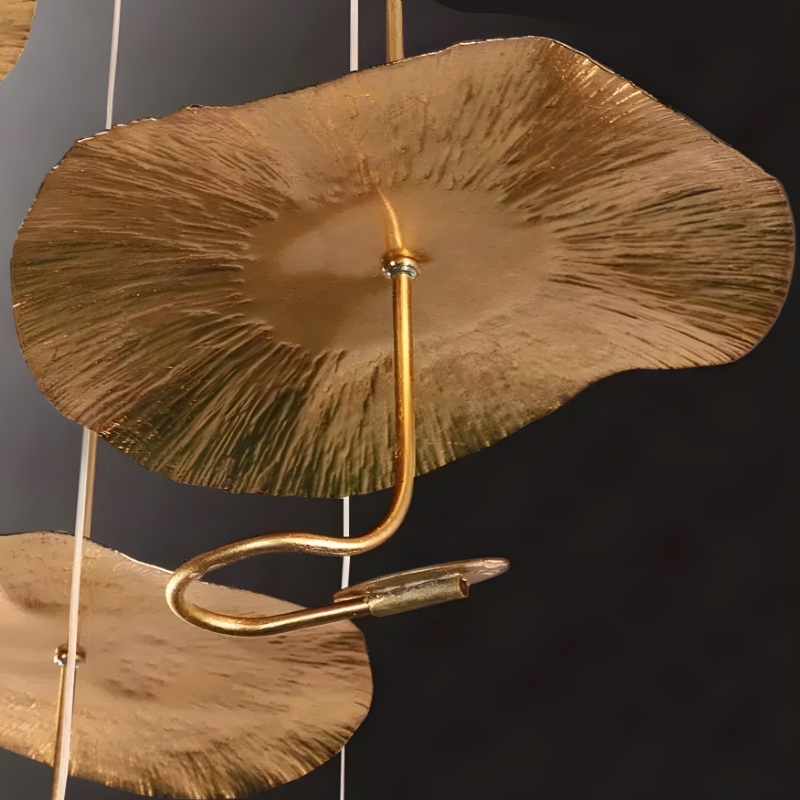 Suspension cascade LED spirale dorée luxe