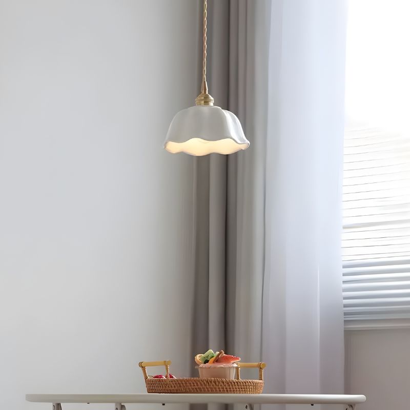 Suspension céramique blanche ondulée style scandinave