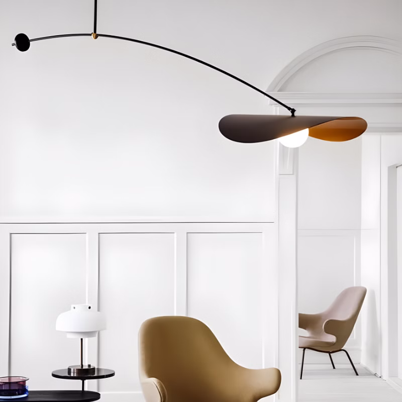 Plafonnier suspendu déporté asymétrique noir et or