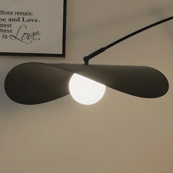 Plafonnier suspendu déporté asymétrique noir et or