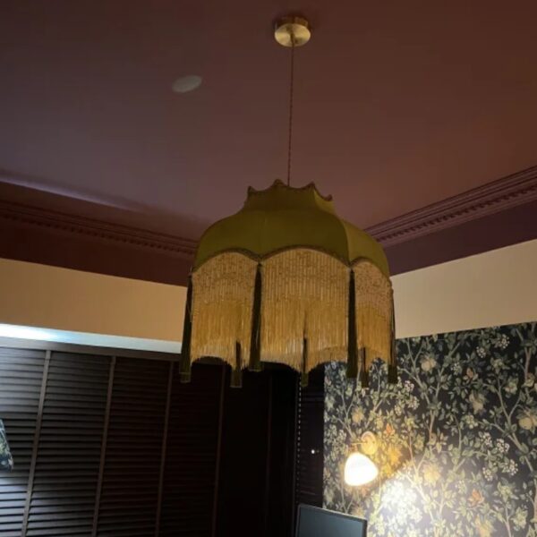 Suspension en tissu vert motif pampilles