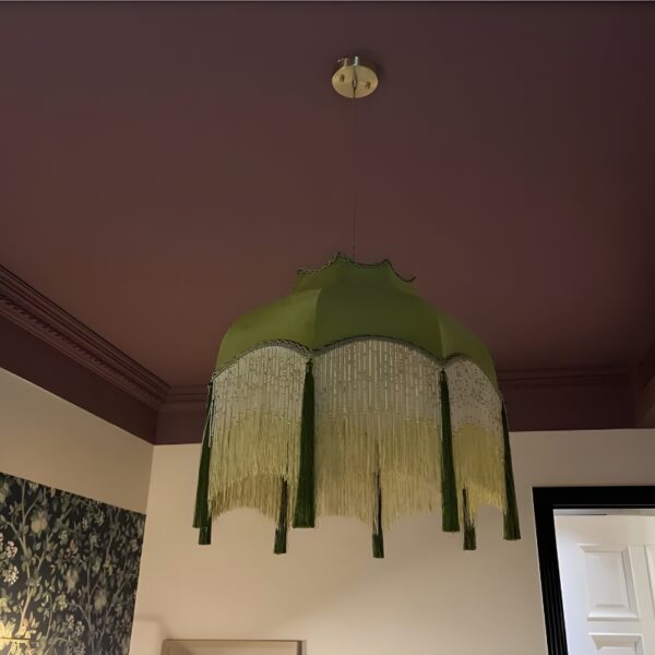 Suspension en tissu vert motif pampilles